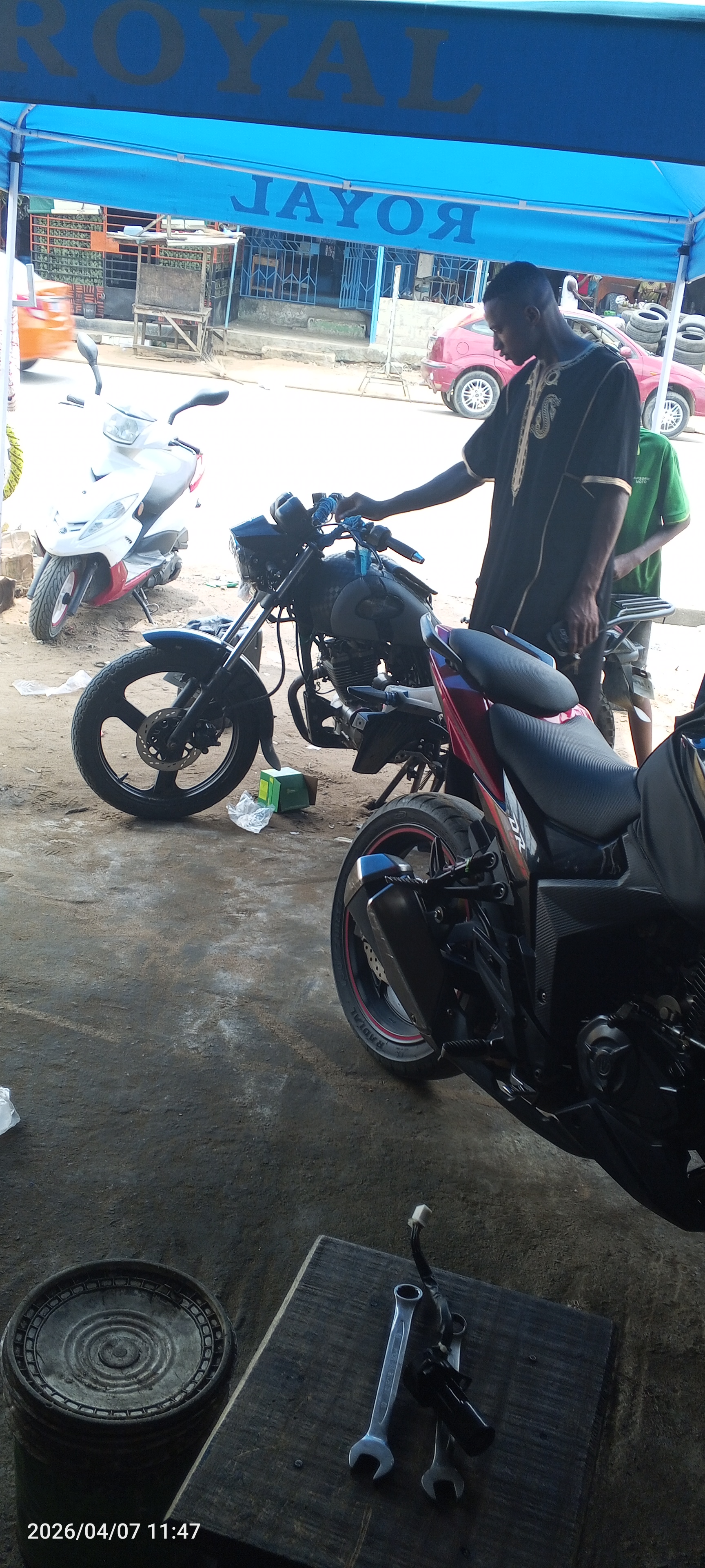 GARAGE MOTO BOUA