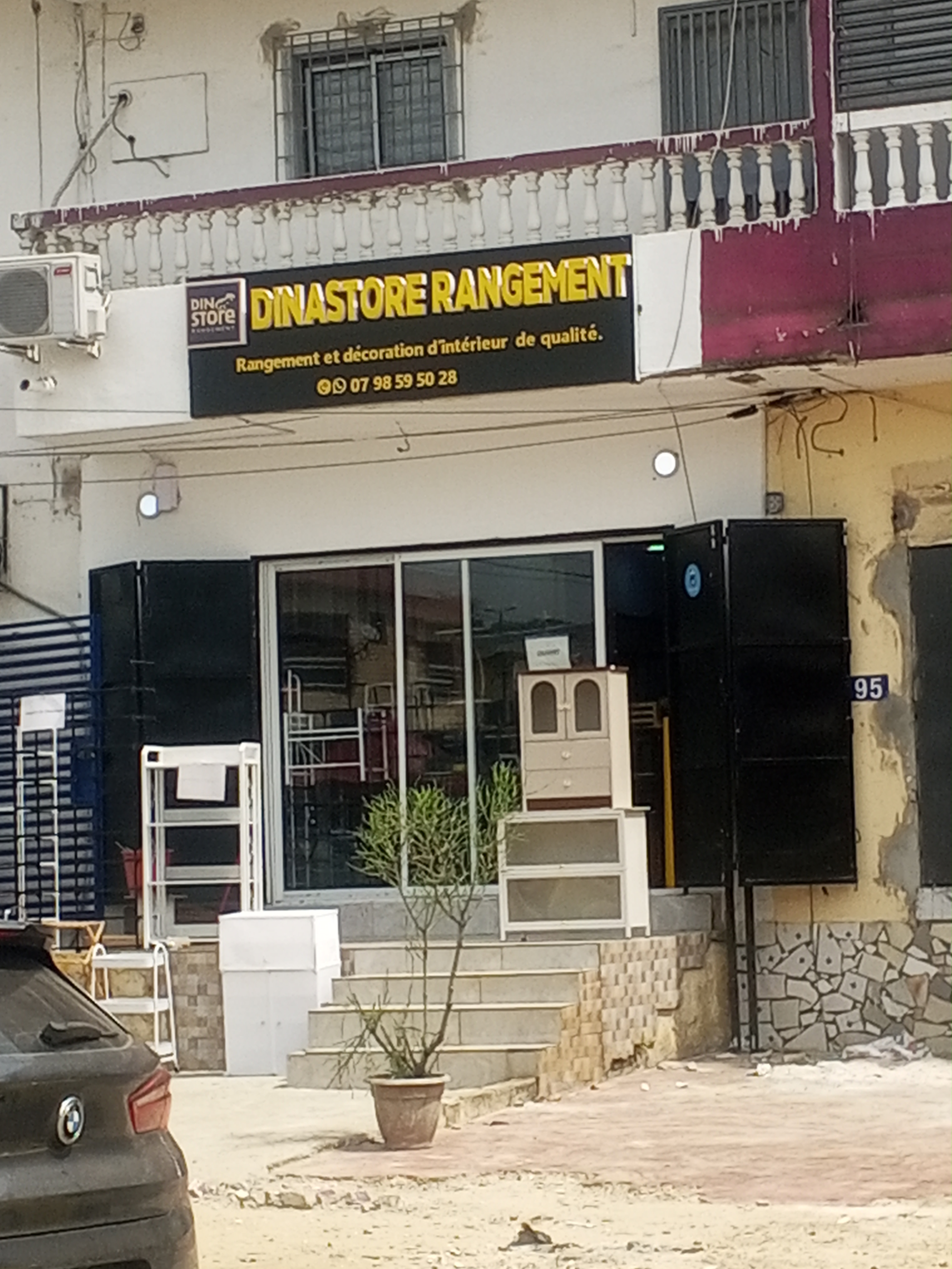 DINASTORE