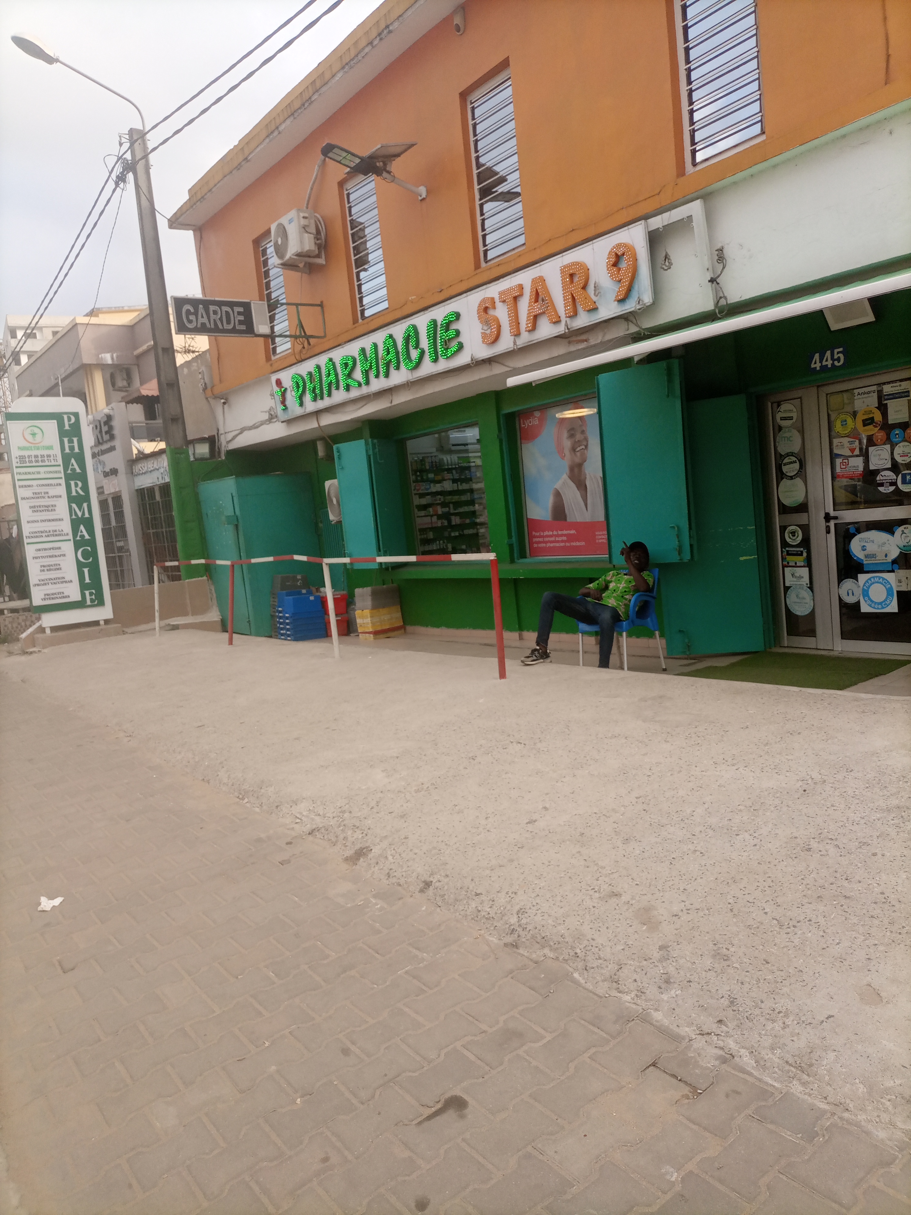 PHARMACIE STAR 9