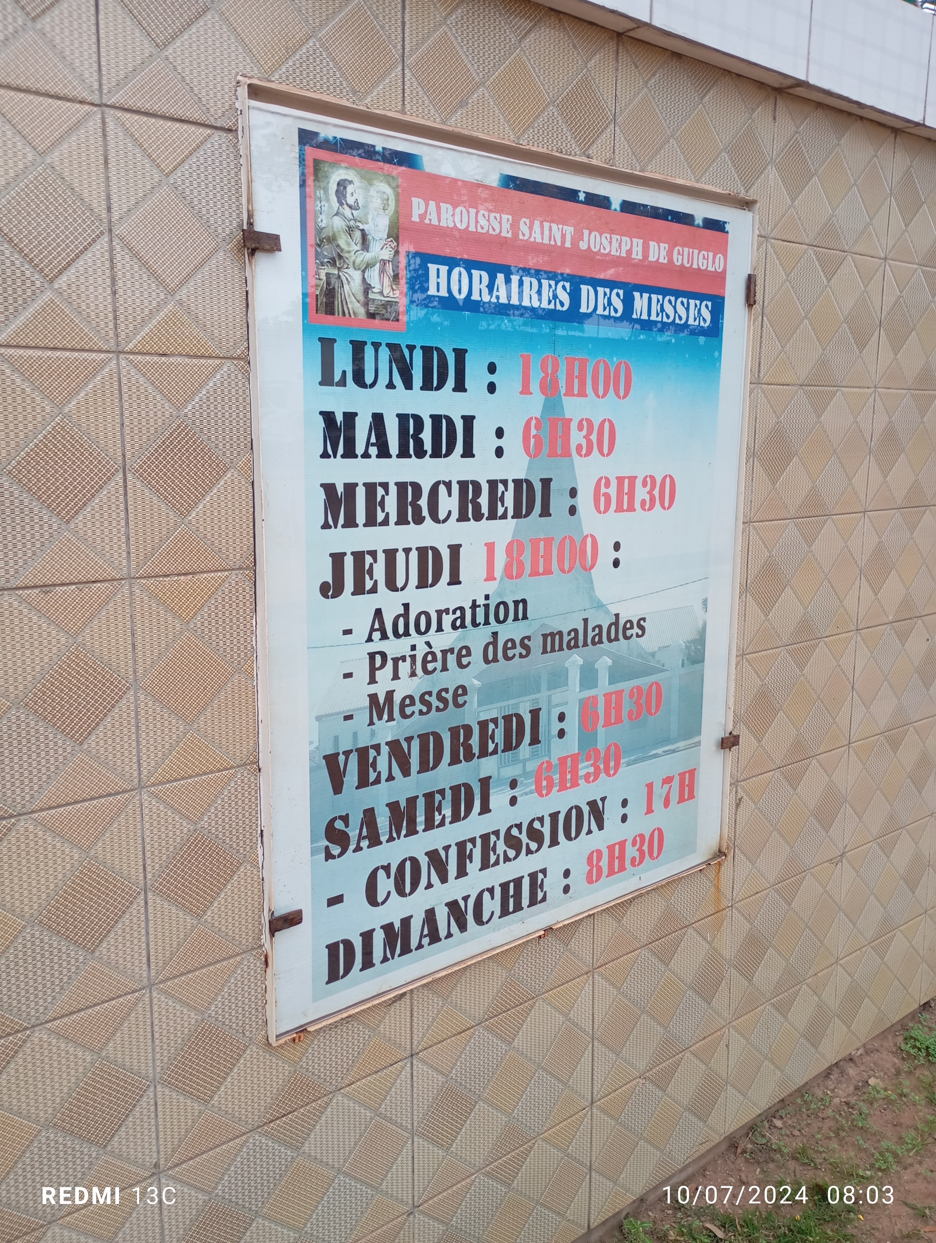EGLISE SAINT JOSEPH DE GUIGLO  CURE DESIRE FAHE MOBUTOU