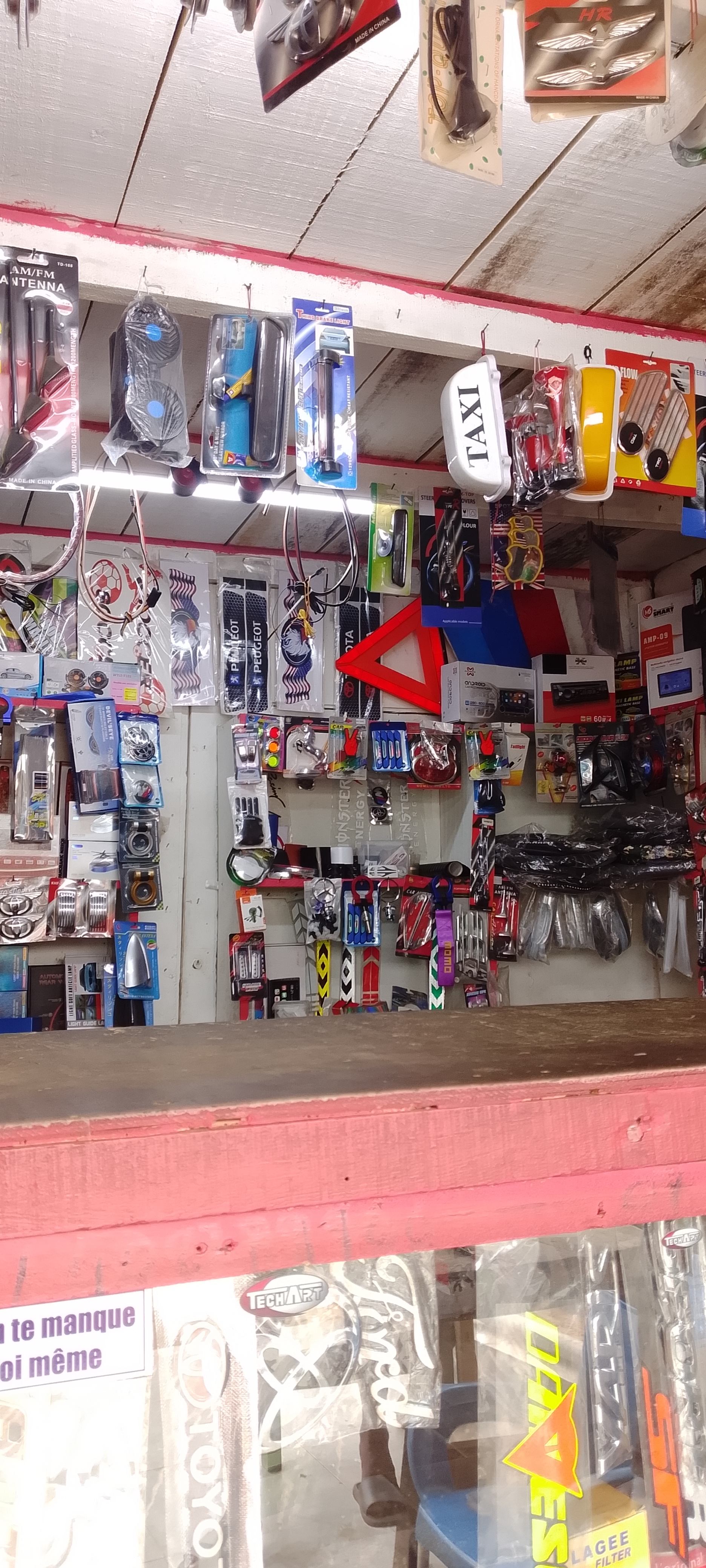 ARTICLES DE VOITURE CHEZ WISDOM SERVICE