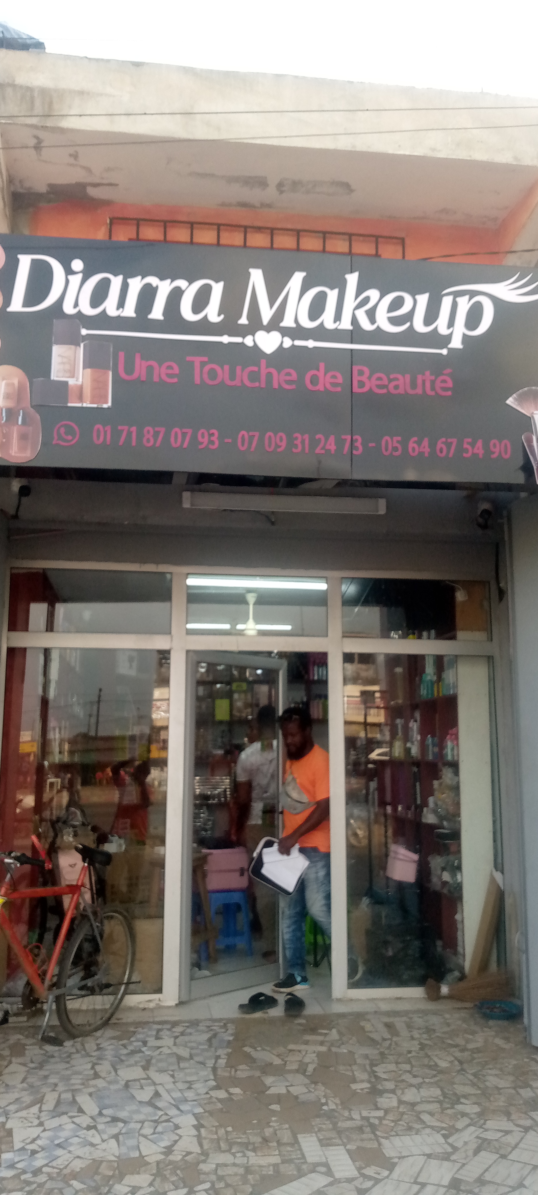 DIARRA MAKEUP
