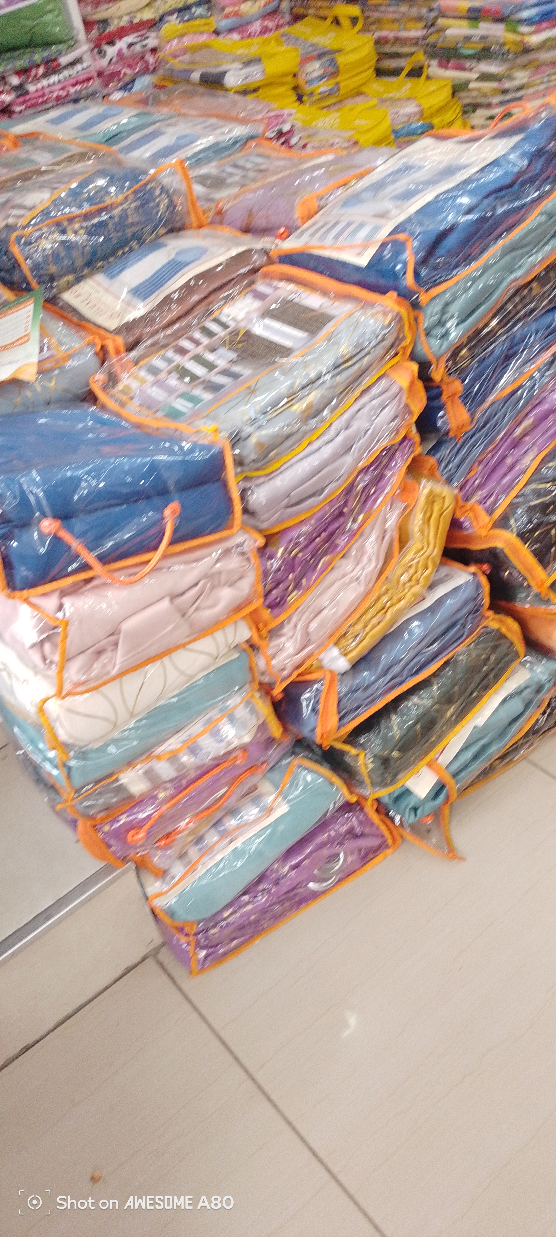 MARCHÃ© DE DRAPS ABIDJAN
